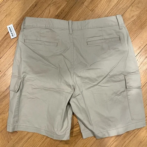 Old navy men’s lived in cargo shorts size 36 NWT in khaki - Picture 5 of 6